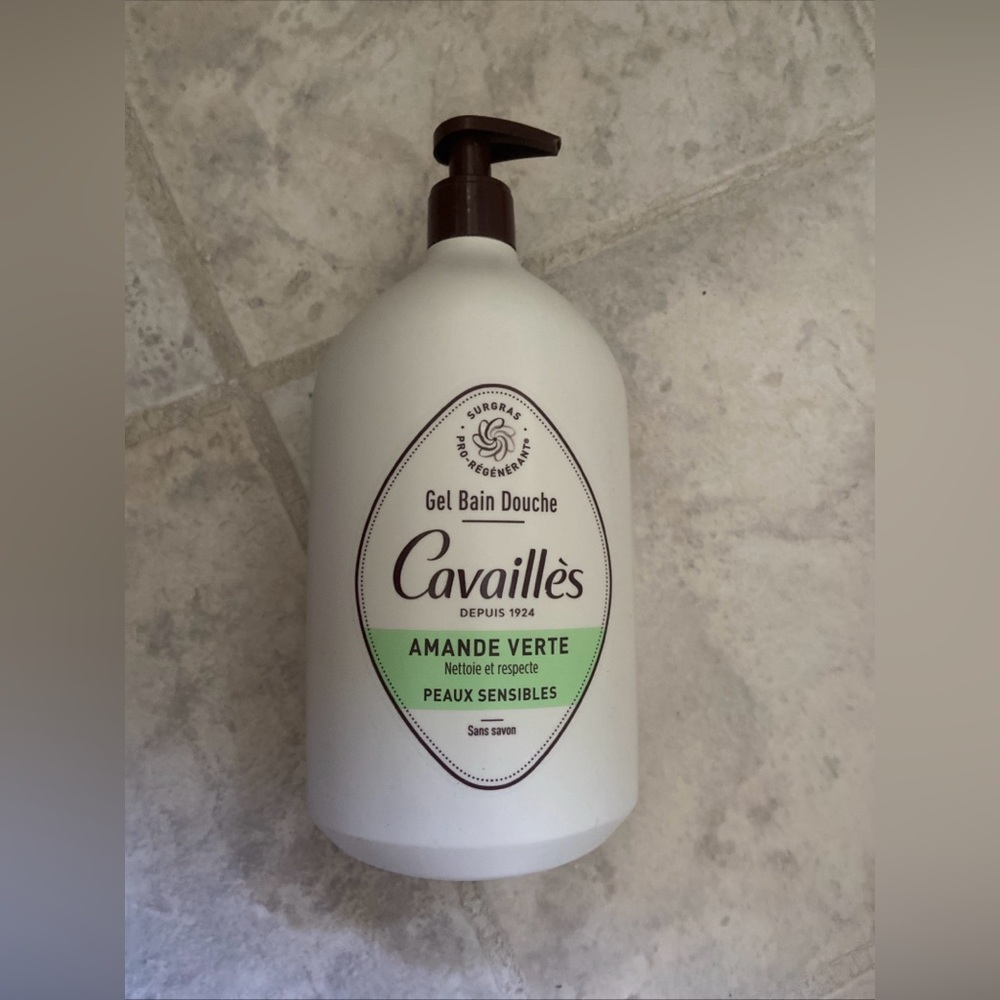 ROGE CAVAILLES Green Almond Sensitive Skin 1L Bath Shower Gel Soap NEW
